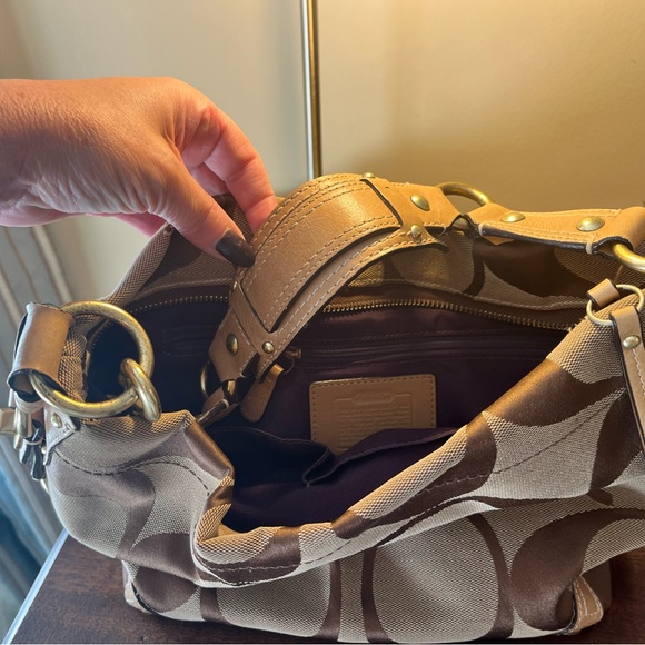 Vintage Coach bag with matching coin purse - Picture 8 of 16